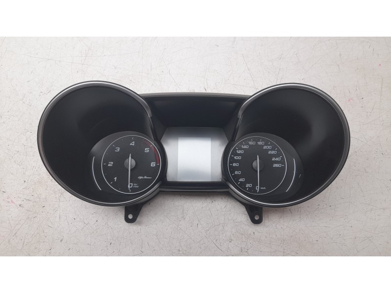 Recambio de cuadro instrumentos para alfa romeo giulia (952_) 2.2 d (952aem250, 952aea250) referencia OEM IAM 50545730 A2C104590