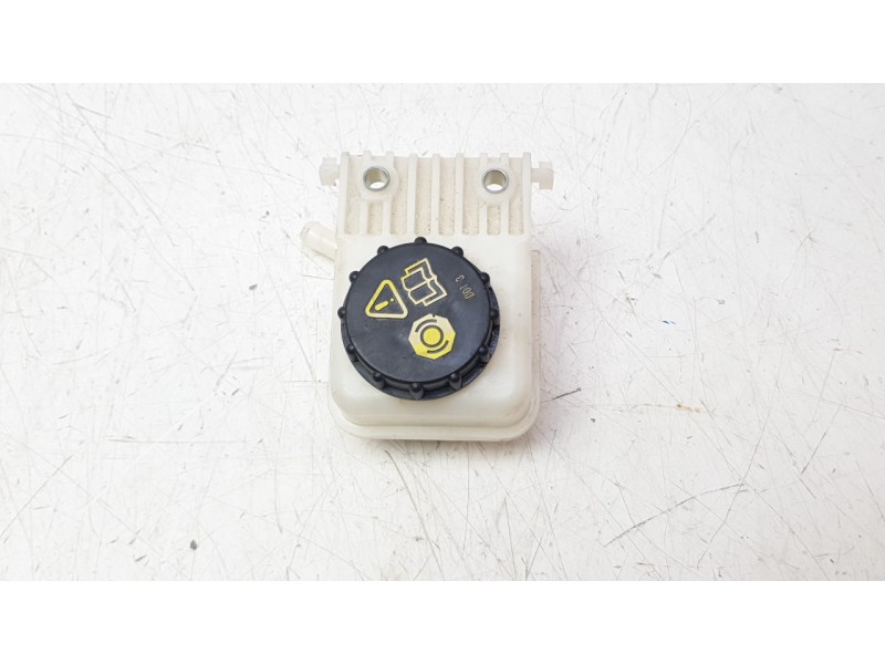 Recambio de deposito liquido de frenos para mazda 3 hatchback (bp) 2.0 skyactiv-g m hybrid referencia OEM IAM BDMC43551  