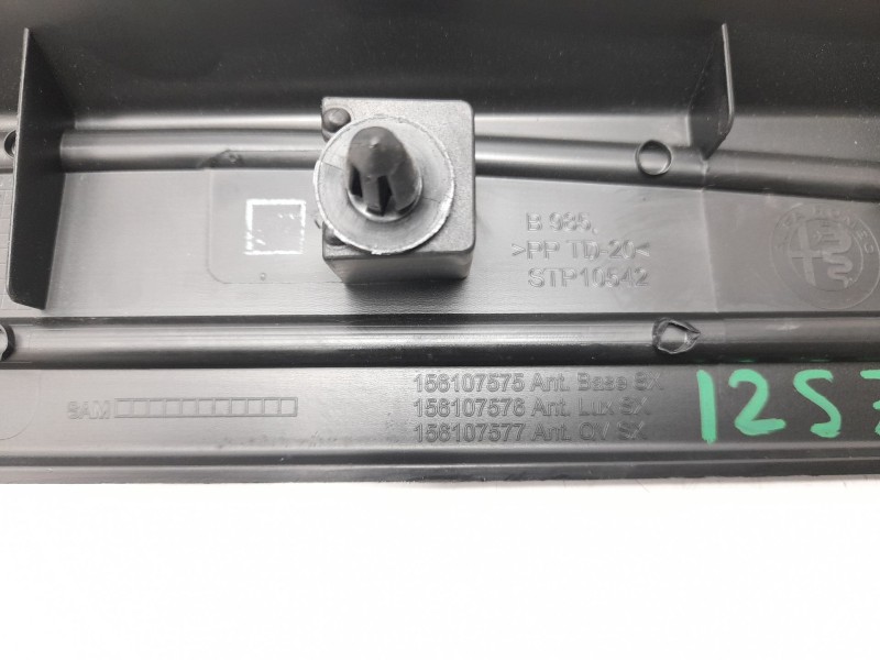 Recambio de moldura para alfa romeo giulia (952_) 2.2 d (952aem250, 952aea250) referencia OEM IAM 156107573  