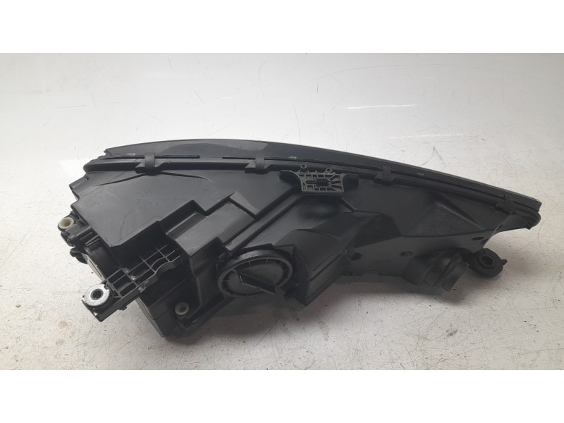Recambio de faro izquierdo para audi a4 b9 avant (8w5, 8wd) 2.0 tdi referencia OEM IAM 8W0941005  10102381002/11025401/2030083/2