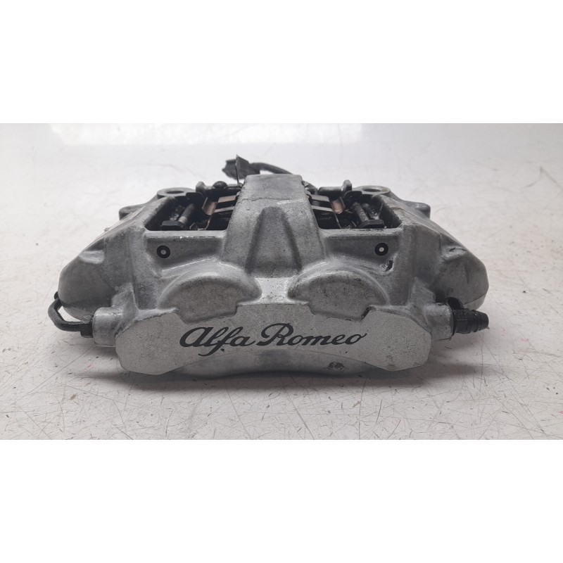 Recambio de pinza freno delantera derecha para alfa romeo giulia (952_) 2.2 d (952aem250, 952aea250) referencia OEM IAM 00505447