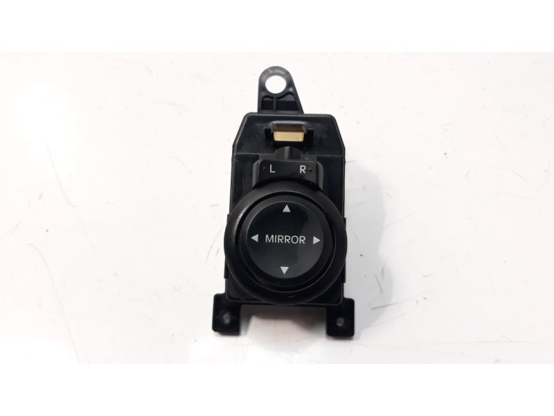 Recambio de mando retrovisor para hyundai i20 1.2 16v cat referencia OEM IAM 935301J100  