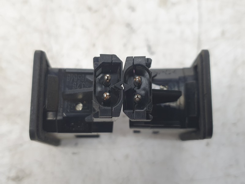 Recambio de piloto matricula para bmw 3 (e90) 320 d referencia OEM IAM 6326165646  