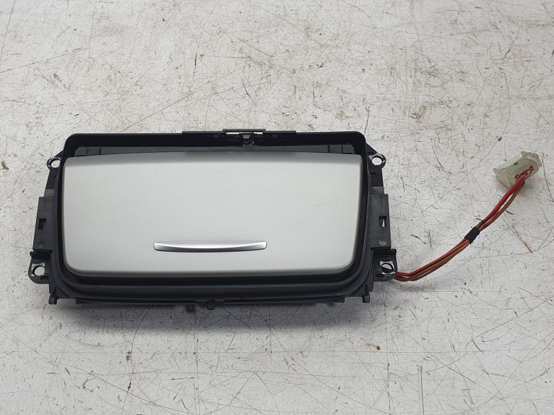 Recambio de cenicero para bmw 3 (e90) 320 d referencia OEM IAM 51167129555  