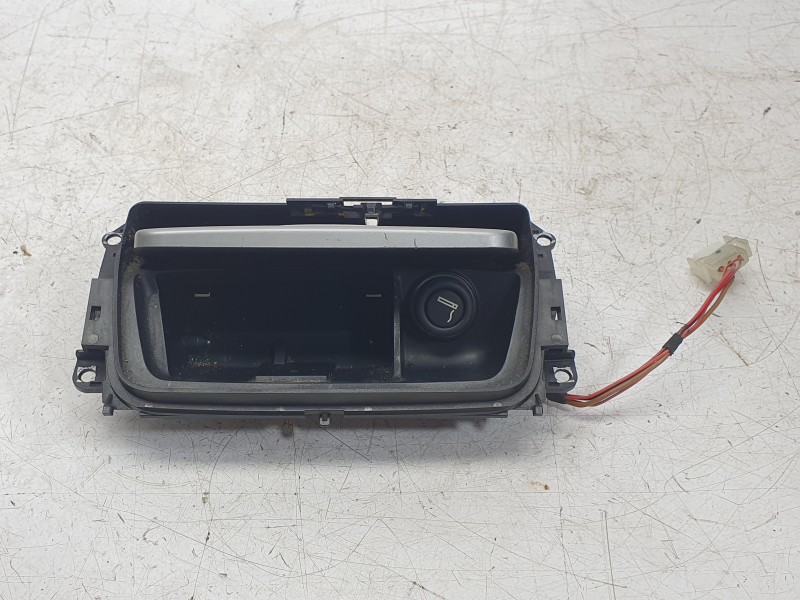 Recambio de cenicero para bmw 3 (e90) 320 d referencia OEM IAM 51167129555  