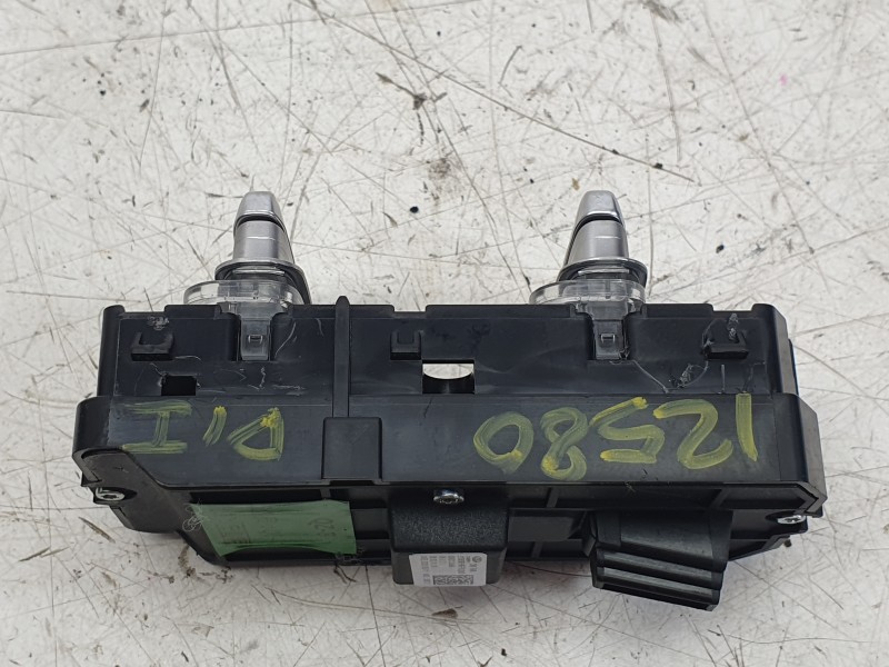 Recambio de mando elevalunas delantero izquierdo para jaecoo 7 phev 2025 referencia OEM IAM 808001266AA  