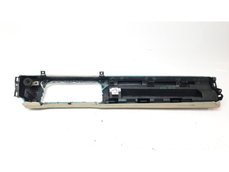 Recambio de moldura para land rover evoque hse dynamic referencia OEM IAM BJ3204268AAW  