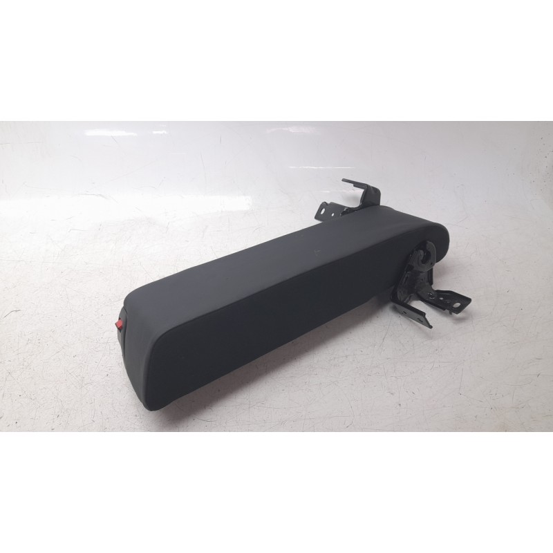 Recambio de apoyabrazos central para mercedes-benz clase c coupe (w205) c 250 d 4matic (205.309) referencia OEM IAM A2059700201 