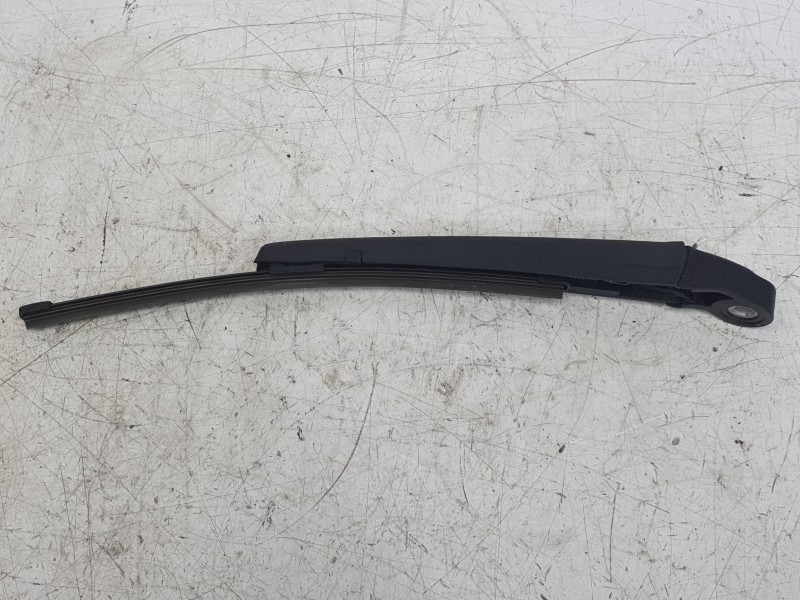 Recambio de brazo limpia trasero para jaecoo 7 phev 2025 referencia OEM IAM 608000284AA  