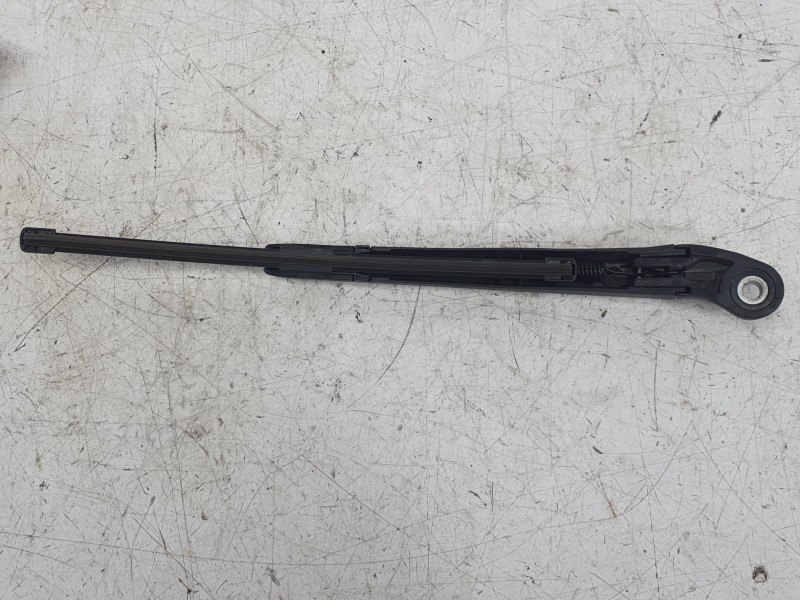 Recambio de brazo limpia trasero para jaecoo 7 phev 2025 referencia OEM IAM 608000284AA  
