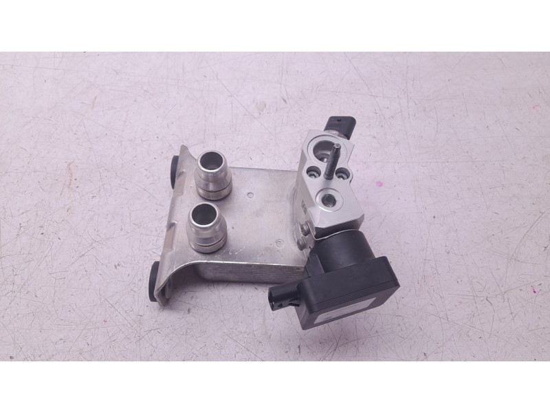 Recambio de valvula expansion para mercedes-benz eqb (x243) eqb 250+ (243.602) referencia OEM IAM A2438308500 2060507 