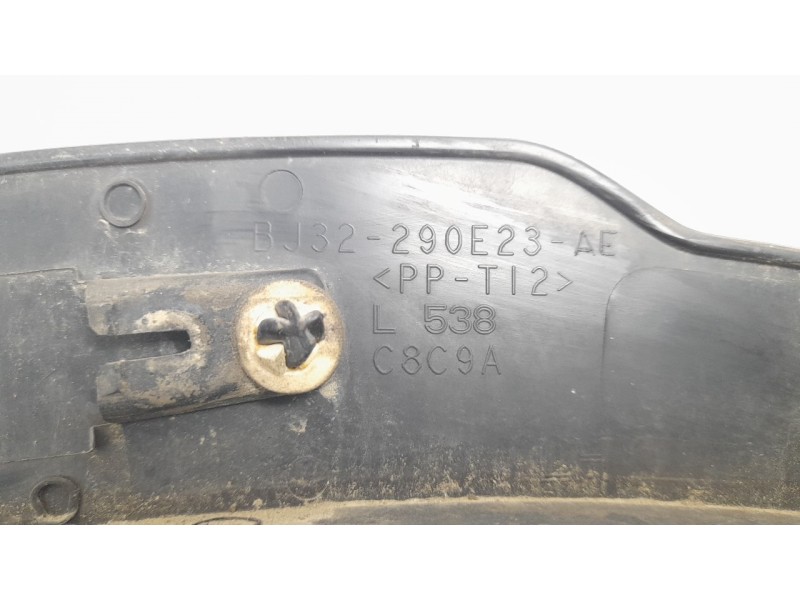 Recambio de aletin trasero izquierdo para land rover evoque referencia OEM IAM BJ32290E23  