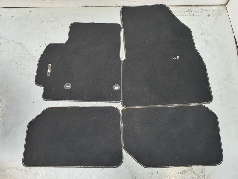 Recambio de juego alfombrillas para omoda omoda 5 hev referencia OEM IAM 403004366AAABK 5011800111 