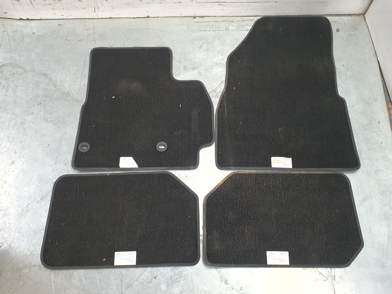 Recambio de juego alfombrillas para omoda omoda 5 hev referencia OEM IAM 403004366AAABK 5011800111 