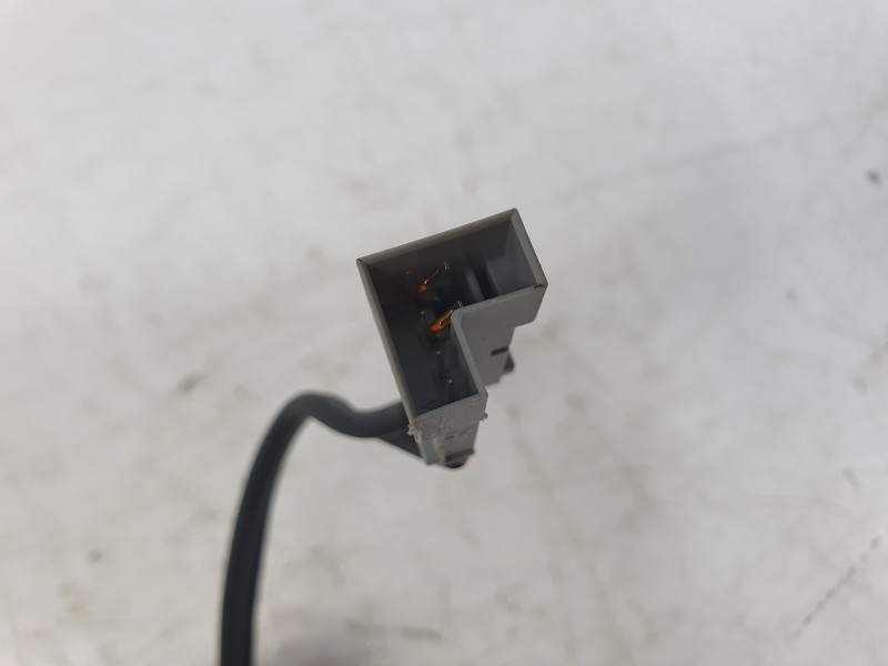 Recambio de enganche cinturon delantero izquierdo para bmw 3 (e90) 320 d referencia OEM IAM 33044477F 33040941D 