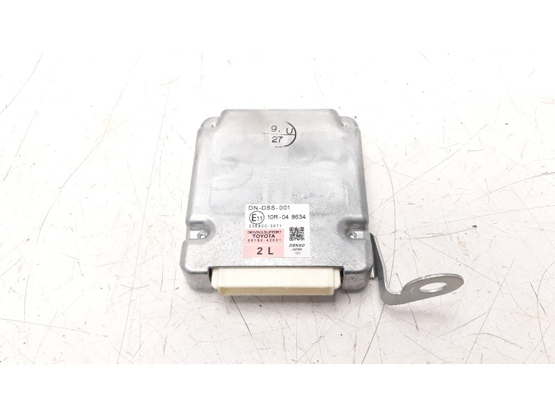 Recambio de modulo electronico para toyota rav 4 referencia OEM IAM 8815042021  