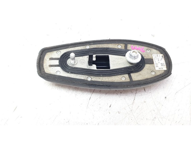 Recambio de antena para land rover evoque hse dynamic referencia OEM IAM BJ3219C089KA  