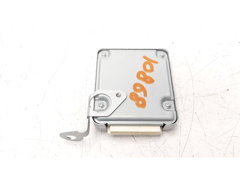 Recambio de modulo electronico para toyota rav 4 referencia OEM IAM 8815042021  