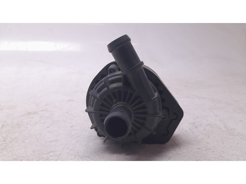 Recambio de bomba agua para volkswagen id.4 (e21) gtx referencia OEM IAM 1EA965567C  