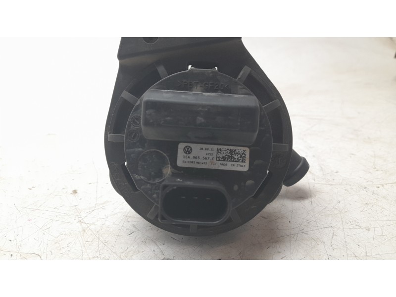 Recambio de bomba agua para volkswagen id.4 (e21) gtx referencia OEM IAM 1EA965567C  