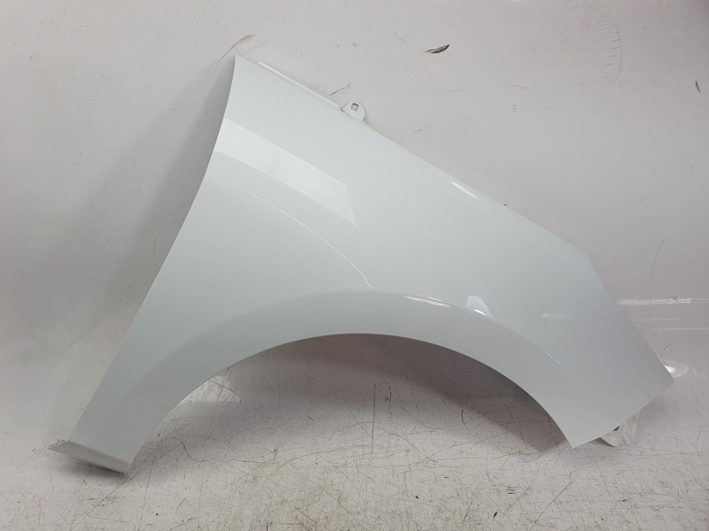 Recambio de aleta delantera derecha para ford fiesta vii (hj, hf) 1.0 ecoboost referencia OEM IAM 2400942  FD3483003