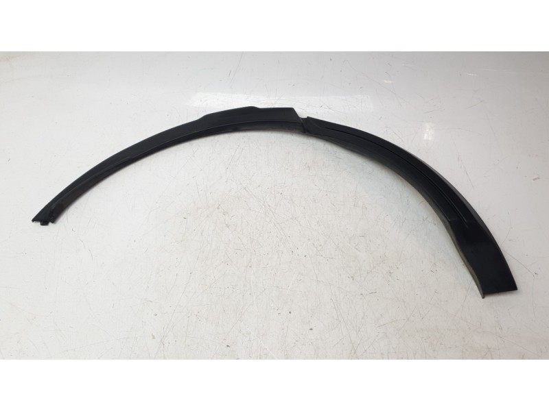 Recambio de aletin trasero derecho para land rover evoque hse dynamic referencia OEM IAM BJ3290E22AG  