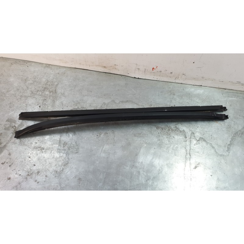 Recambio de barras techo para ford kuga iii (dfk) 2.5 duratec plug-in-hybrid referencia OEM IAM LV4BS550A63  
