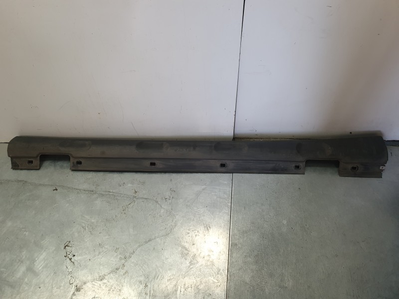 Recambio de estribos laterales para mercedes-benz clase gla (x156) gla 200 cdi / d (156.908) referencia OEM IAM A1566901740  