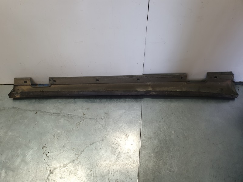 Recambio de estribos laterales para mercedes-benz clase gla (x156) gla 200 cdi / d (156.908) referencia OEM IAM A1566901740  
