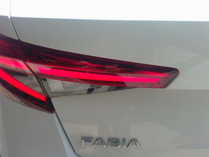 Recambio de piloto trasero izquierdo interior para skoda fabia iv (pj3) 1.0 mpi referencia OEM IAM   
