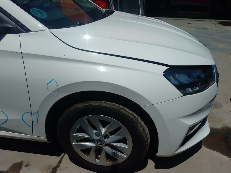 Recambio de aleta delantera derecha para skoda fabia iv (pj3) 1.0 mpi referencia OEM IAM   