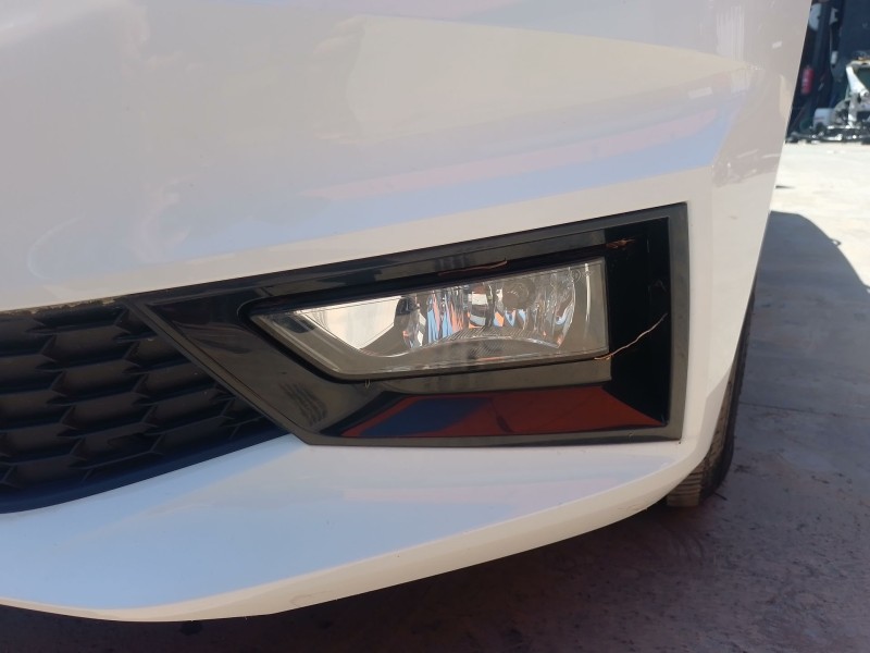 Recambio de faro antiniebla izquierdo para skoda fabia iv (pj3) 1.0 mpi referencia OEM IAM   