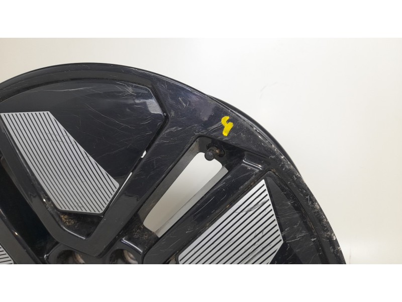 Recambio de llanta para omoda omoda 5 hev referencia OEM IAM 203001840AA  