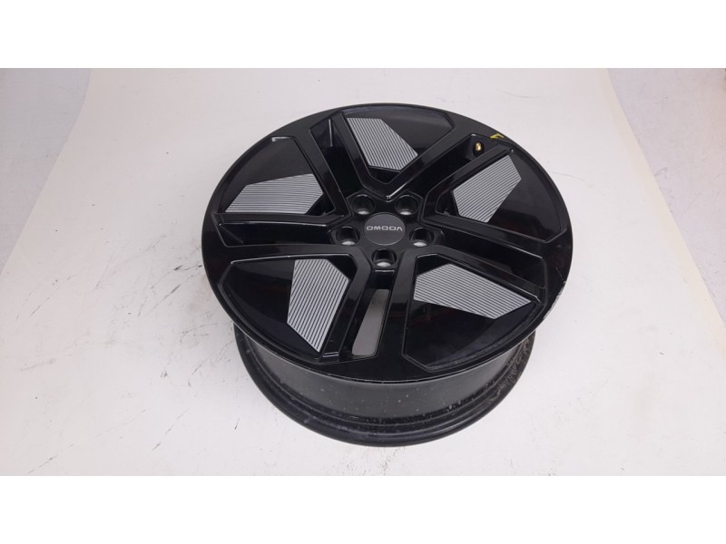 Recambio de llanta para omoda omoda 5 hev referencia OEM IAM 203001840AA  