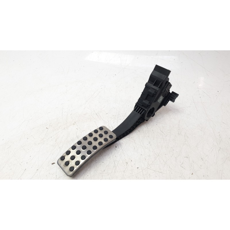 Recambio de potenciometro pedal para mercedes-benz clase gla (x156) gla 200 cdi / d (156.908) referencia OEM IAM A2463001604  