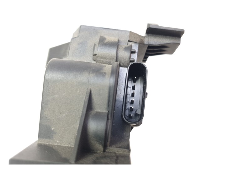 Recambio de potenciometro pedal para mercedes-benz clase gla (x156) gla 200 cdi / d (156.908) referencia OEM IAM A2463001604  