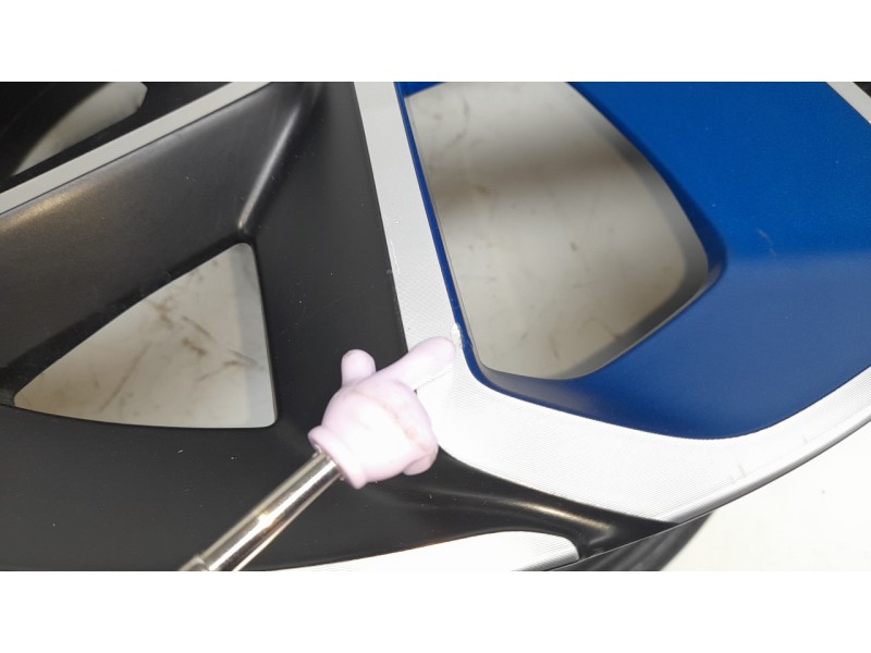 Recambio de llanta para lynk & co 01 phev referencia OEM IAM 8889658786  