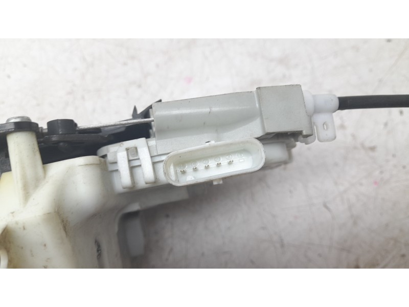 Recambio de cerradura puerta trasera izquierda para audi a4 b9 avant (8w5, 8wd) 2.0 tdi referencia OEM IAM 8X0839015E  EZCAU325/