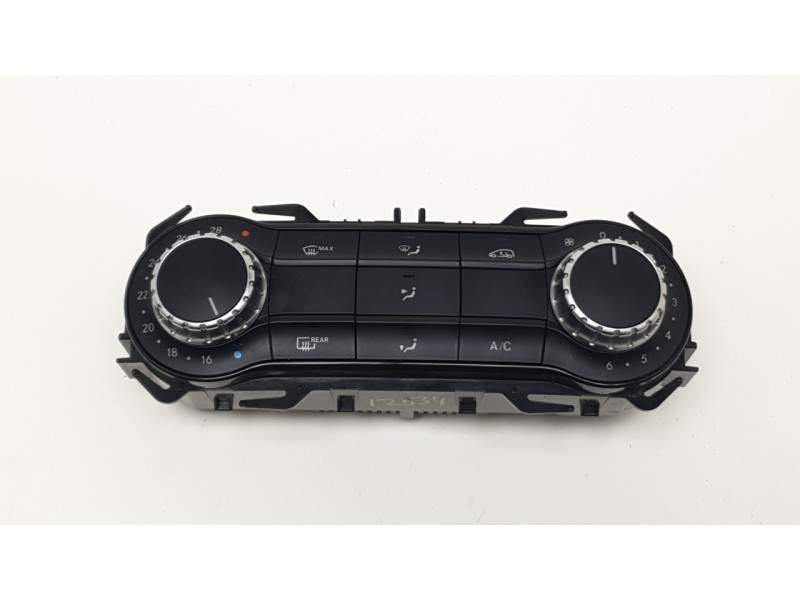 Recambio de mando climatizador para mercedes-benz clase gla (x156) gla 200 cdi / d (156.908) referencia OEM IAM A2469002208  