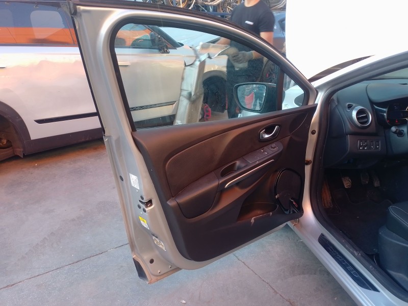 Recambio de puerta delantera izquierda para renault clio iv (bh_) 0.9 tce 90 referencia OEM IAM   