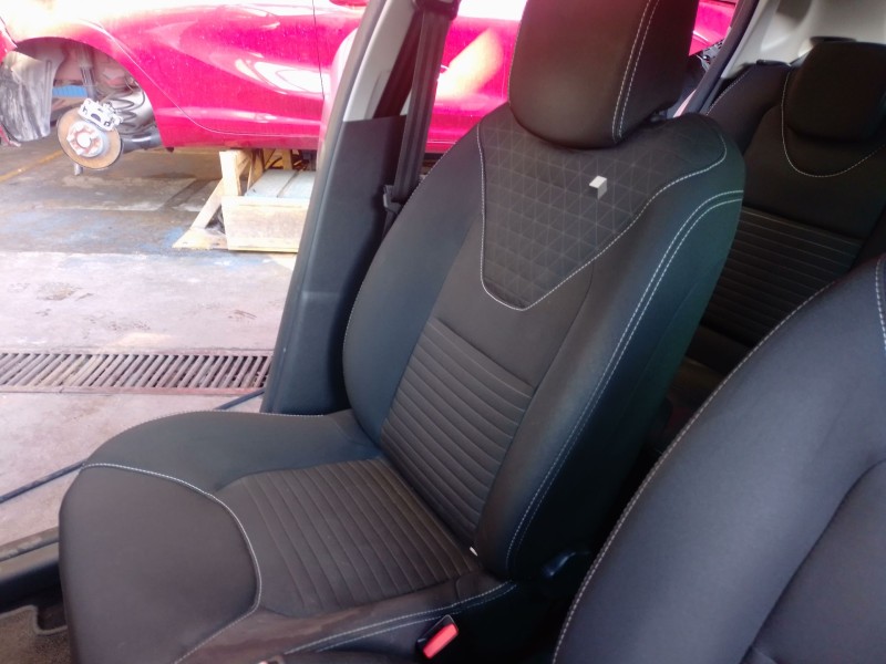 Recambio de juego asientos completo para renault clio iv (bh_) 0.9 tce 90 referencia OEM IAM   