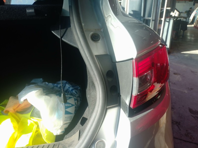 Recambio de piloto trasero derecho para renault clio iv (bh_) 0.9 tce 90 referencia OEM IAM   