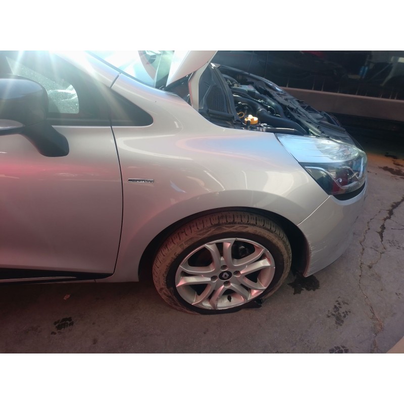 Recambio de aleta delantera derecha para renault clio iv (bh_) 0.9 tce 90 referencia OEM IAM   