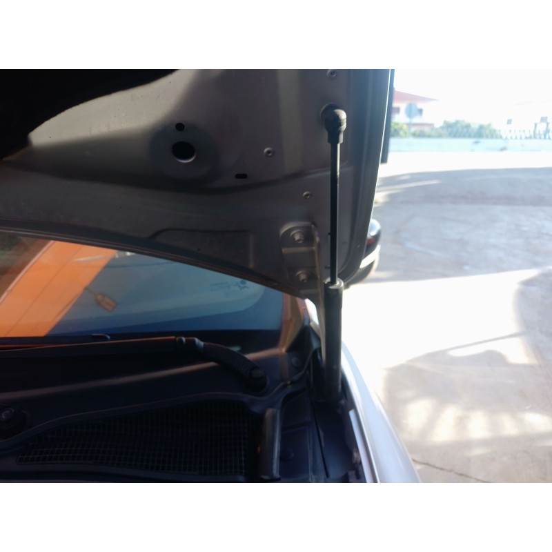 Recambio de amortiguadores capo para renault clio iv (bh_) 0.9 tce 90 referencia OEM IAM   