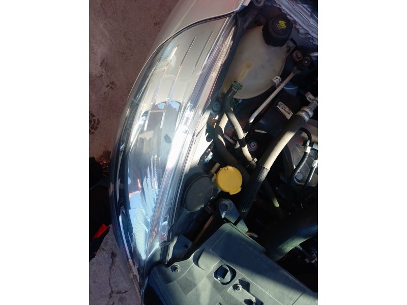 Recambio de faro derecho para renault clio iv (bh_) 0.9 tce 90 referencia OEM IAM   