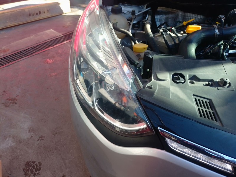 Recambio de faro derecho para renault clio iv (bh_) 0.9 tce 90 referencia OEM IAM   