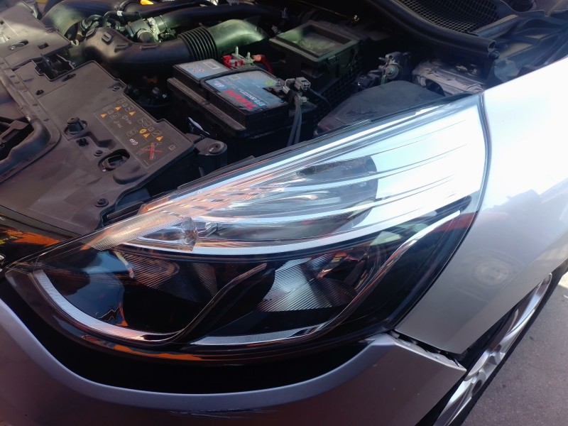 Recambio de faro izquierdo para renault clio iv (bh_) 0.9 tce 90 referencia OEM IAM   