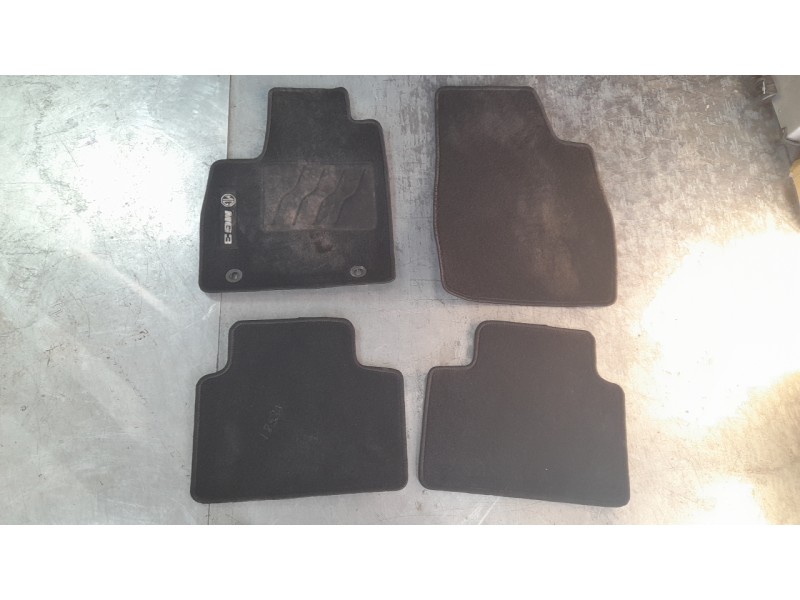 Recambio de juego alfombrillas para mg 3 referencia OEM IAM 11855374  