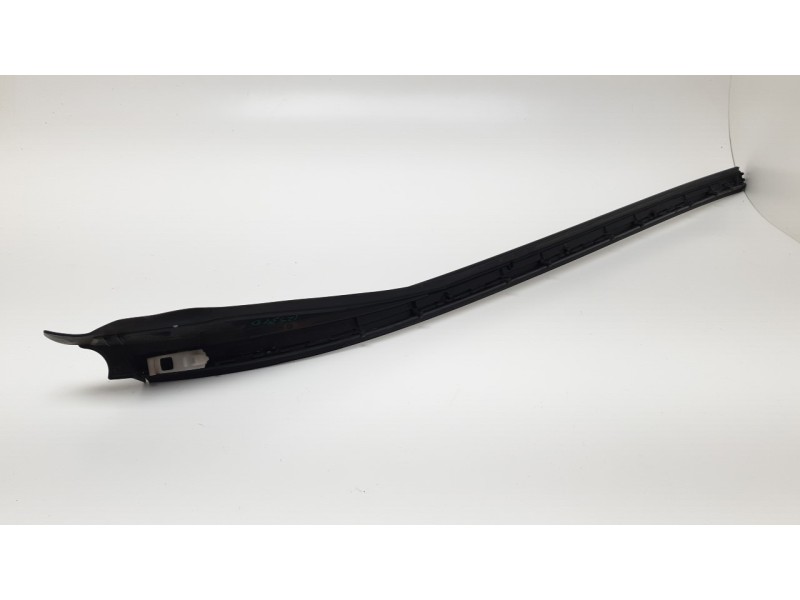 Recambio de moldura para mercedes-benz clase gla (x156) gla 200 cdi / d (156.908) referencia OEM IAM A1566900282  