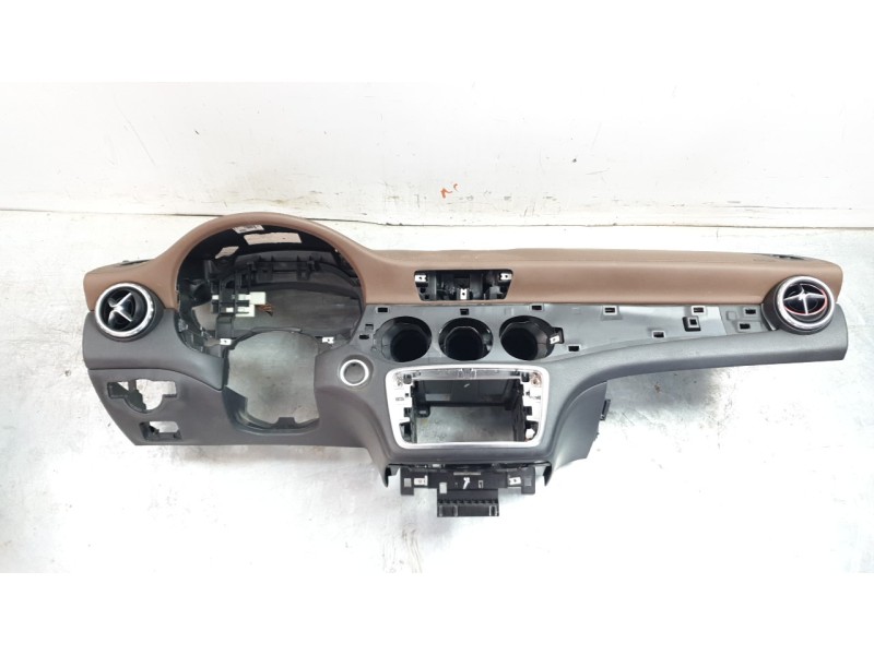 Recambio de salpicadero para mercedes-benz clase gla (x156) gla 200 cdi / d (156.908) referencia OEM IAM 1176801101  